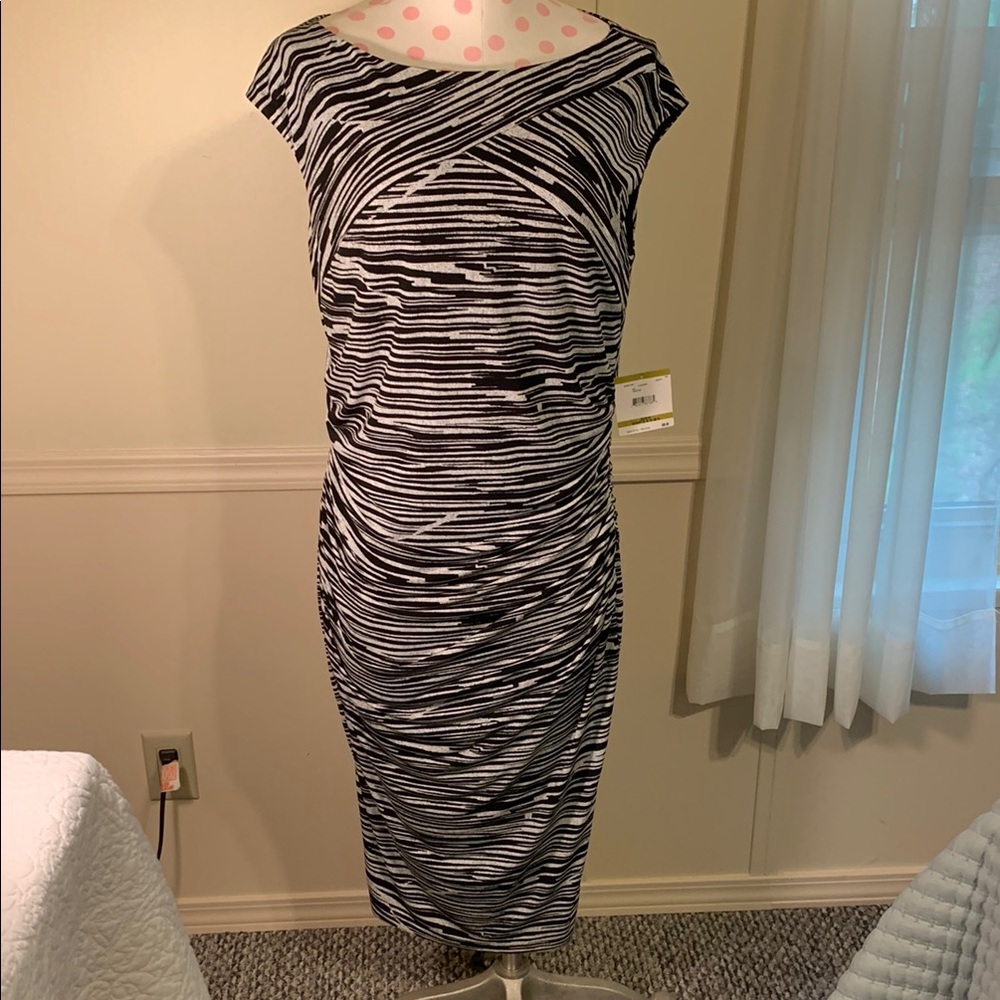 Kasper Striped Black & White Women’s Dress NEW Sz 14 Trimming Sexy All occasions